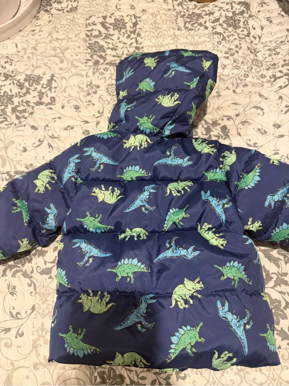 Old Navy Dinosaur Printed Quilted Puffer Jacket for Baby. 6-12 months. Like new